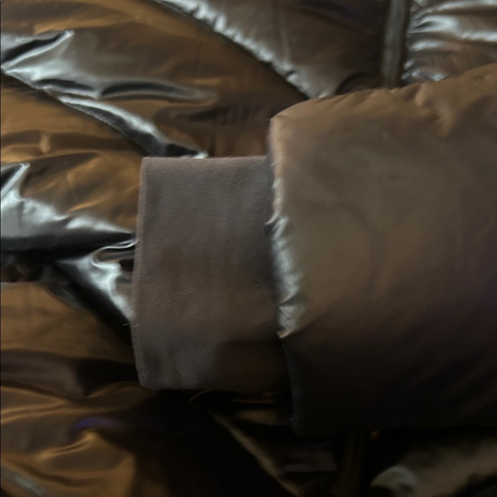 Athleta Women’s Black Glossy Puffer Jacket - Picture 5 of 16